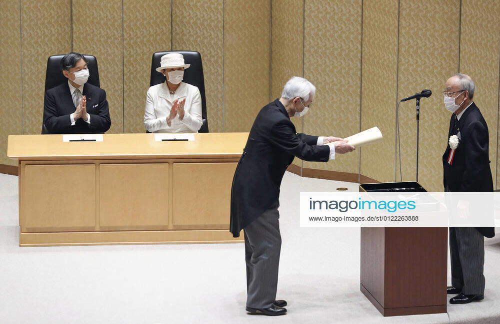 Imperial couple attends Japan Academy Prize ceremony Japanese Emperor Naruhito (L) and Empress Masako (2nd from left) applaud at the 111th Japan Academy Prize ceremony in Tokyo on June 21, 2021. The 110th prize ceremony was canceled last year due to the coronavirus pandemic and held in conjunction this year. (Pool photo)
