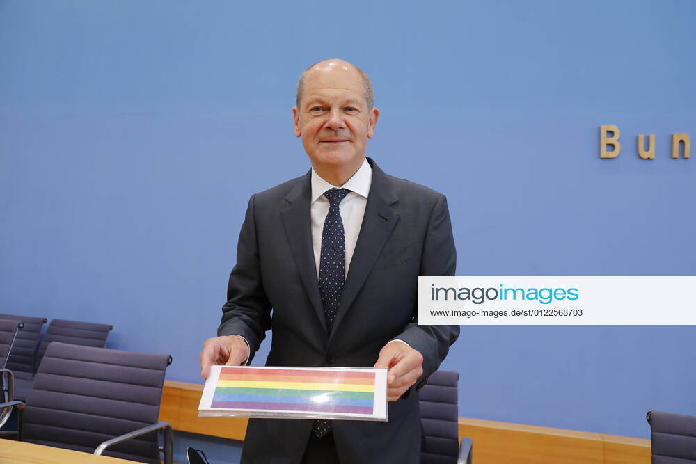 Federal Minister of Finance Olaf Scholz, Germany, Berlin, Federal Press Conference, Topic Government Draft for the Federal Budget 2022 and the Financial Plan until 2025