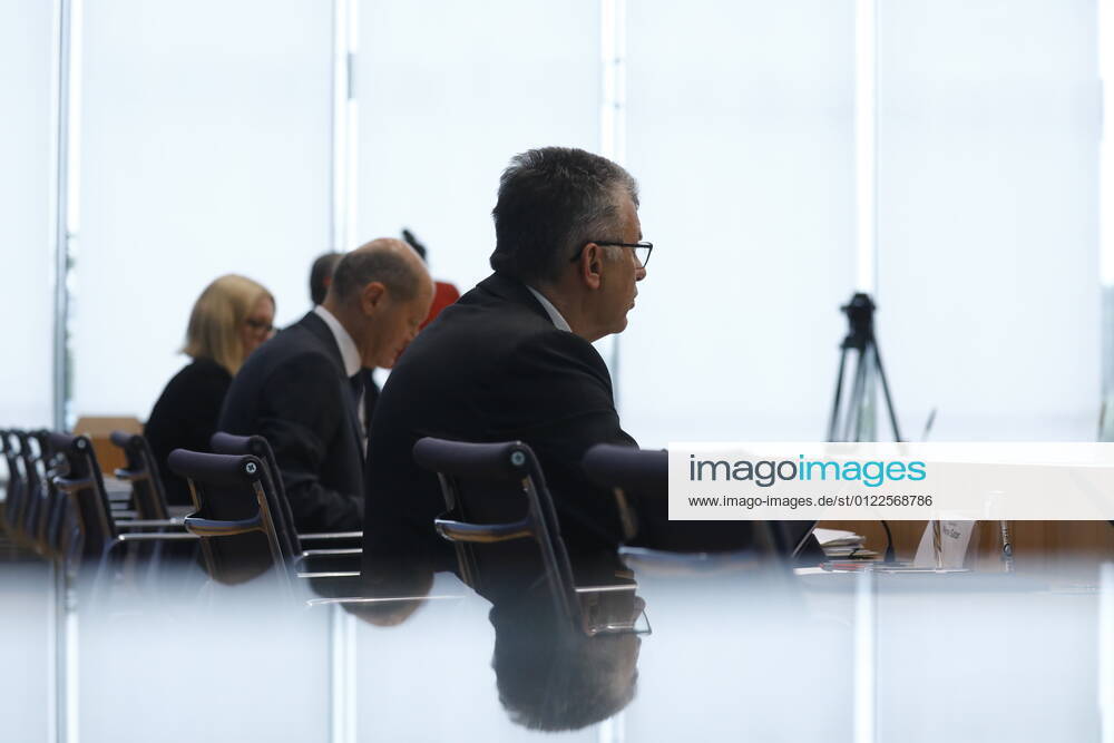 State Secretary Werner Gatzer, BMF, Federal Minister of Finance Olaf Scholz, Germany, Berlin, Federal Press Conference, Topic Government Draft for the Federal Budget 2022 and the Financial Plan until 2025