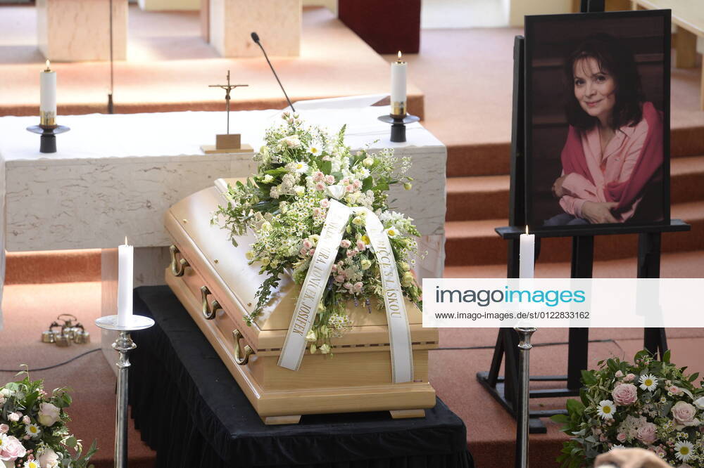 The last public farewell with Czech actress Libuse Safrankova was held on June 25, 2021, at the church of St. Agnes of Bohemia in Prague-Roztyly, Czech Republic. Safrankova, internationally known mainly for her title role in the popular fairy-tale film Three Gifts for Cinderella (Tri orisky pro Popelku, 1973), died on June 9, 2021, aged 68. (CTKxPhoto KaterinaxSulova) CTKPhotoP2021062508120 SUK
