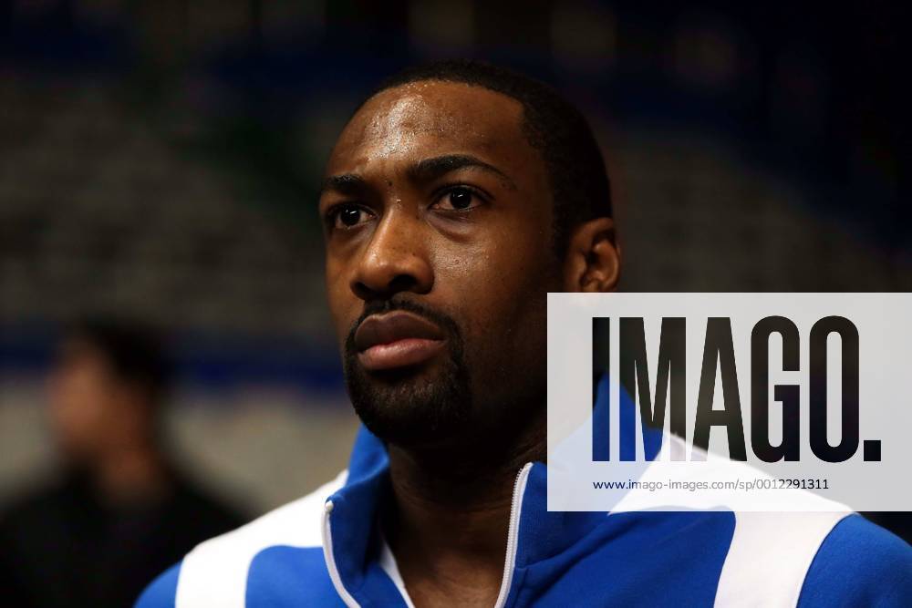 Gilbert Arenas of the Shanghai Sharks looks on during the warm-up session before the 22th round match against the Xinjiang Flying Tigers during the 2012 2013 CBA season in Shanghai, China, 13 January 2013. Shanghai Sharks new-signing Gilbert Arenas led his team to another win at home on Sunday (13 January 2013) after defeating the visiting Xinjiang Flying Tigers. The former NBA Basketball Herren USA star gained 37 points, 4 rebounds and 4 assist to help Shanghai Sharks beat Xinjiang 107-104 in the 22nd round of the 2012 2013 CBA season. Gilbert Arenas leads Shanghai to another win at home 20130113_10314