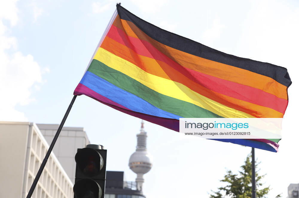 Protest for equality Thousands of demonstrators march to Alexanderplatz in Berlin under the umbrella of Christopher Street Day Because of the pandemic, the participants were divided into three platoons, which advocated for different political interests Berlin, 26 06 2021 Foto:xB.xKriemannx xFuturexImage