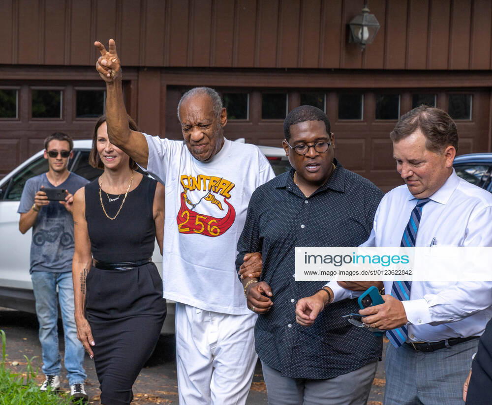BILL COSBY walks out to the media outside of his Elkins Park, Pennsylvania home Wednesday after the Pennsylvania Supreme Court overturned his sexual assault conviction. His lawyers and family friends addressed the media. He did not speak Elkins Park USA - ZUMAr23_ 20210630_znp_r23_008