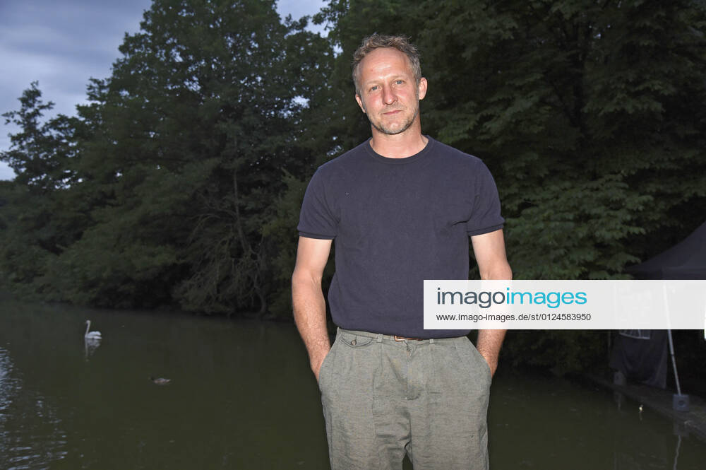 Maximilian Brückner at the premiere of the feature film Generation Beziehungsunfähig at the 38 Filmfest München in the Open Air Cinema, Mond Sterne München, 06 07 2021 Foto:xS.xFuturexImage