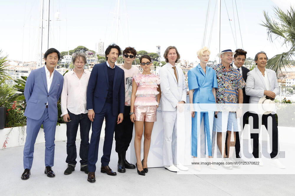 Steve Park, Mathieu Amalric, Adrien Brody, Timothee Chalamet, Lyna Khoudri, Wes Anderson, Tilda Swinton, Bill Murray, Benicio del Toro and Alexandre Desplat at the photocall for the feature film The French Dispatch at the Festival de Cannes 2021 74 Cannes International Film Festival at the Palais des Festivals Cannes, 13 07 2021 Foto:xD.xBedrosianx xFuturexImage