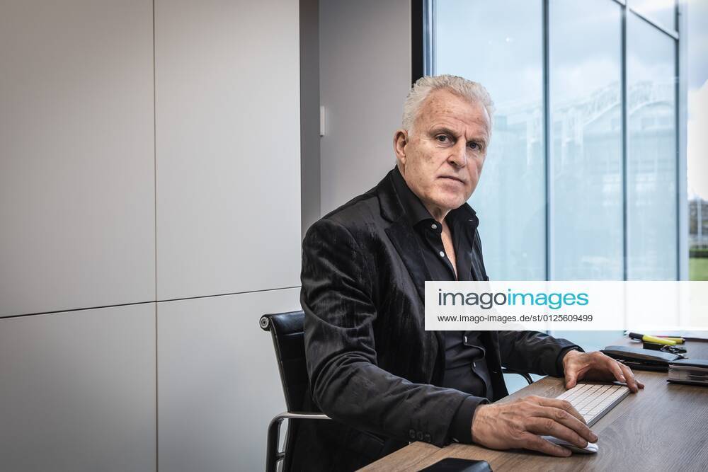 The following text was translated automatically Amsterdam March 9, 2020 Crime reporter Peter R de Vries Photo Dingena Mol Hollandse Hoogte