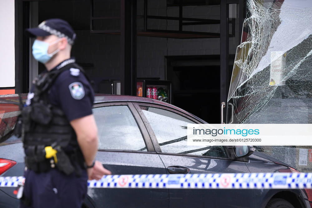 GOLD COAST GAS EXPLOSION, Emergency services are seen at the scene of a gas explosion at a Robina cafe on the Gold Coast, Friday, July 16, 2021. Two Gold Coast workers have burns to their faces, limbs and bodies after a blast tore through a new cafe while they were testing its gas system. ( NO ARCHIVING, , NO USE IN BOOKS WITHOUT CONSENT GOLD COAST QLD AUSTRALIA