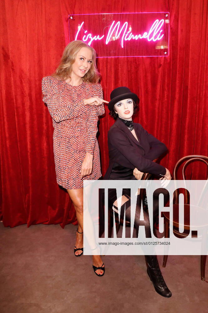 Opening of the new exhibition Berlin 100 at Madame Tussauds Berlin Jenny Elvers with Liza Minnelli wax figure at the opening of the new exhibition Berlin 100 at Madame Tussauds Berlin