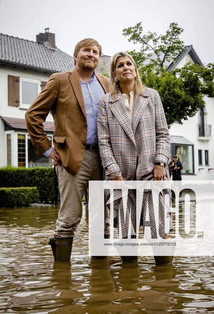 VALKENBURG King Willem Alexander and Queen Maxima are examining the damage caused by the storm in Valkenburg in recent days In South Limburg, problems have arisen in many places due to the heavy rainfall and high water levels ANP ROYAL IMAGES SEM VAN DER WAL