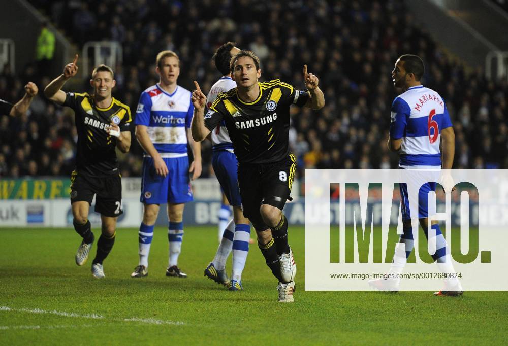 Football - Barclays Premier League - Reading vs. Chelsea Chelsea s Frank Lampard celebrates scoring their second goal of the game at the Madejski Stadium, Reading