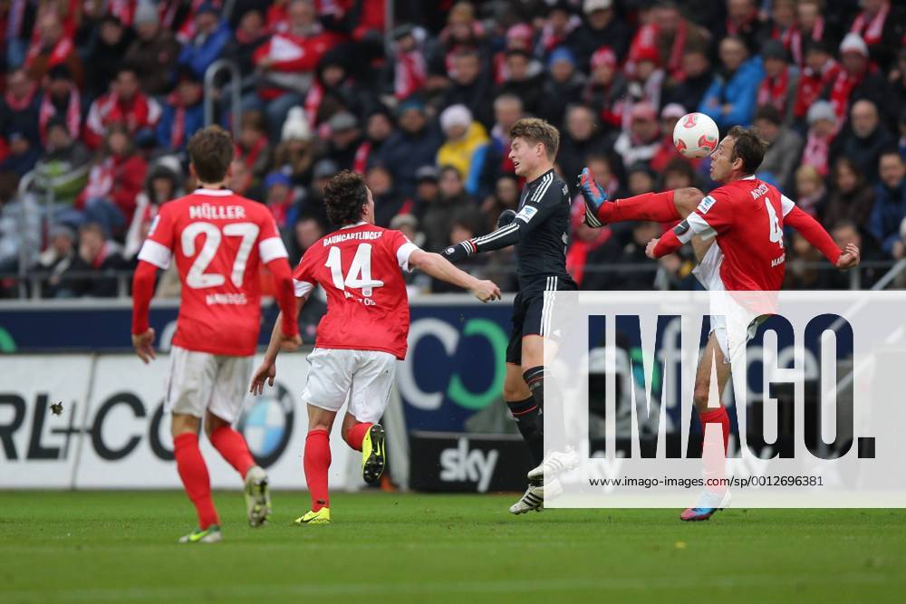 Fussball Bundesliga FSV Mainz 05 - FC Bayern Muenchen Spieltag 20 Fussball Maenner Saison 2012 13 Nikolce NOVESKI (FSV Mainz 05 - 4) - Toni KROOS (FC Bayern Muenchen - 39) - Julian BAUMGARTLINGER (FSV Mainz 05 - 14) - Nicolai MUELLER - MULLER (FSV Mainz 05 - 27)