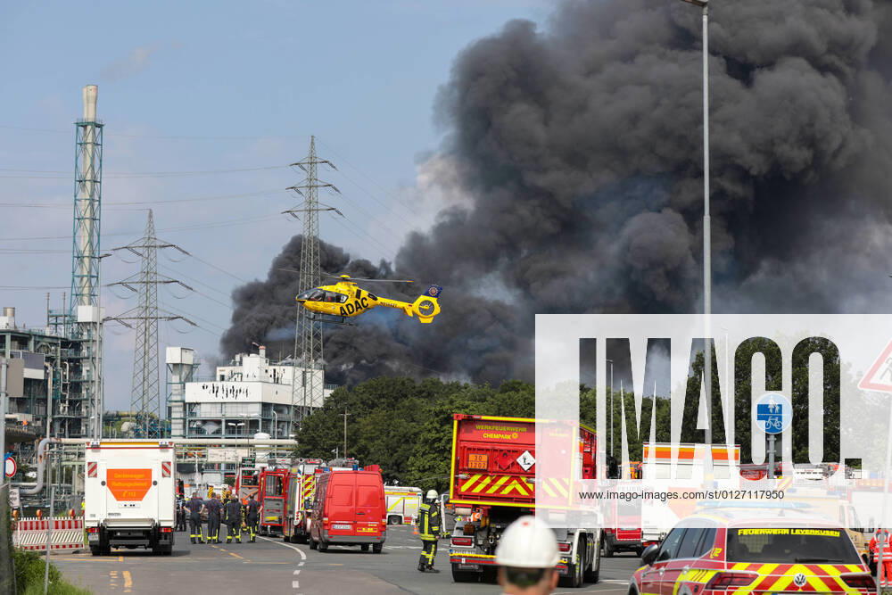 Explosion at chemical park in Leverkusen Large-scale operation after explosion at chemical park in Leverkusen Massive column of smoke, population warning, several people missing Leverkusen