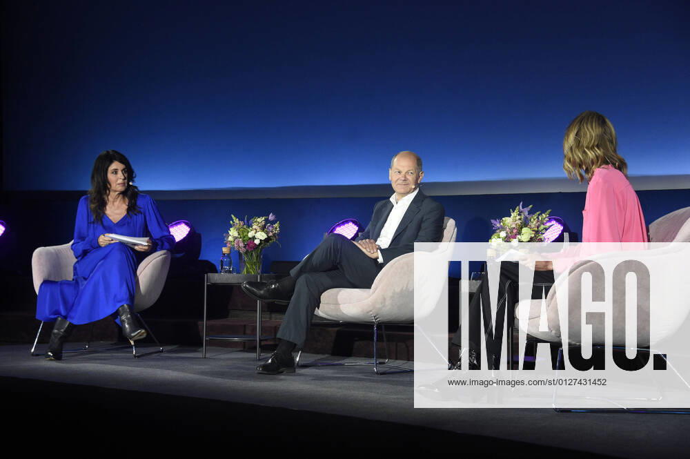 Brigitte Huber, Olaf Scholz and Meike Dinklage at the talk event Brigitte Live in the Astor Film Lounge Berlin, 28 07 2021 Foto:xN.xKubelkax xFuturexImage