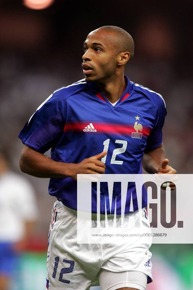 Thierry Henry (Frankreich) Fußball Länderspiel Herren Qualifikation 2004, Länderspiel, Nationalmannschaft, Nationalteam, Nationaltrikot, Vdig Einzelbild pan7109 Paris