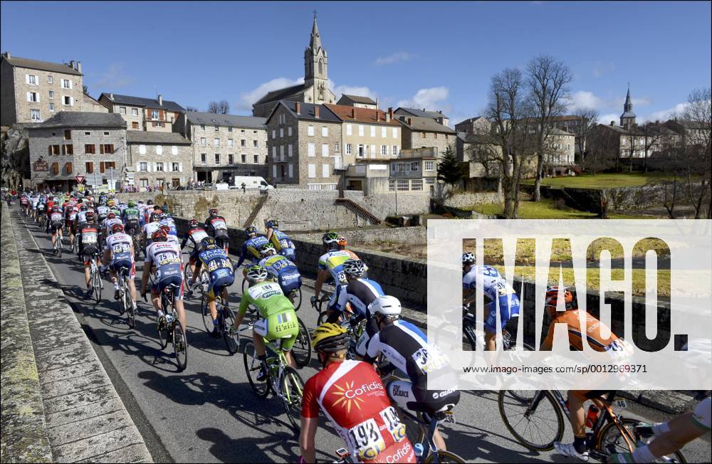 Peloton - Illustration CYCLISME : Paris Nice 2013 - Brioude Saint Vallier - Etape 4 - 07 03 2013 PhotoNews Panoramic