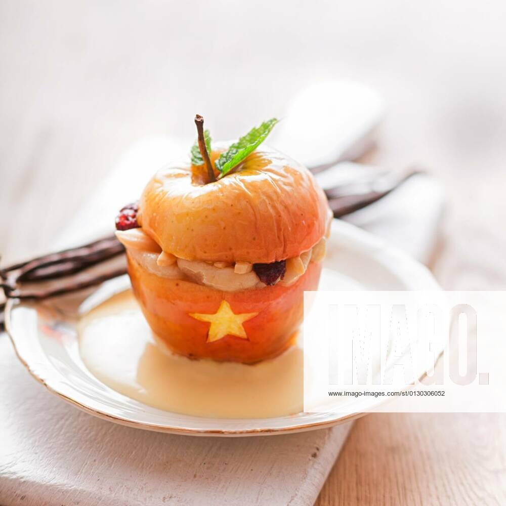 Scary Halloween dessert - baked stuffed apple, 08.09.2014 16:22:36,