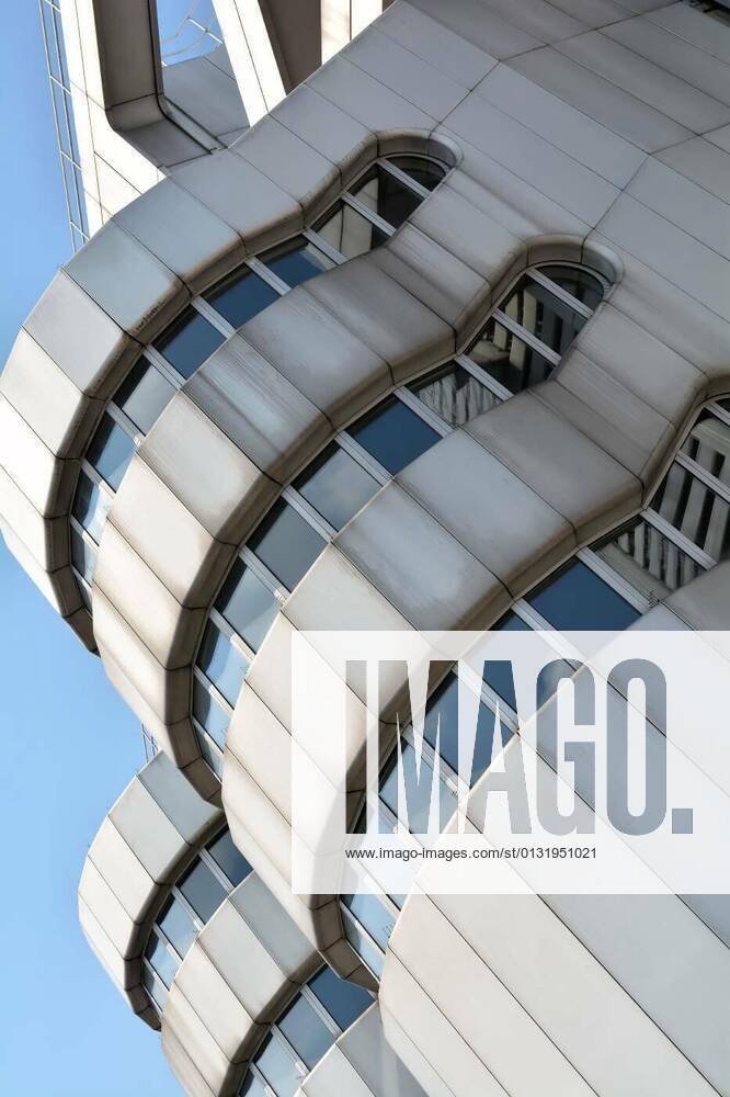 IMAGO Creative: Architektur in Berlin aluminum facade on the icc in berlin, 21.08.2015 17:09:33,