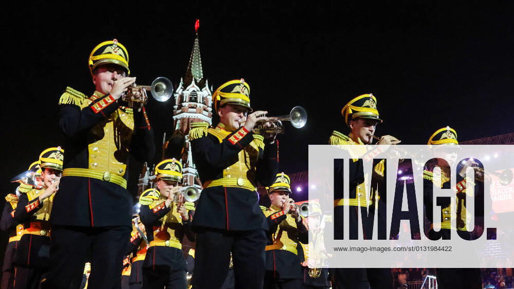 KW34 MOSCOW, RUSSIA – AUGUST 27, 2021: The Central Military Orchestra of Russia s Defence Ministry perform at the opening of the 2021 Spasskaya Tower International Military Music Festival in Red Square. Vladimir Gerdo TASS TS10E087