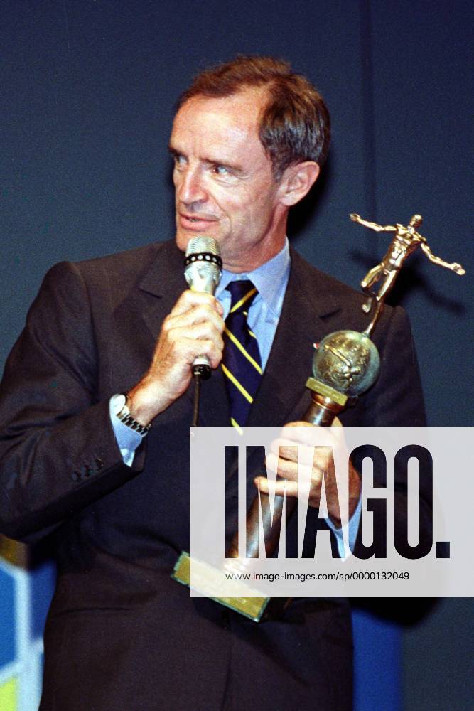 Jean Claude Killy (Frankreich) bedankt sich bei der Jury Alpiner Skilauf Herren AIPS-Kongress 1999, Wahl der 25 Jahrhundertsportler, Ehrung, Auszeichnung, Sportlegenden Einzelbild Budapest