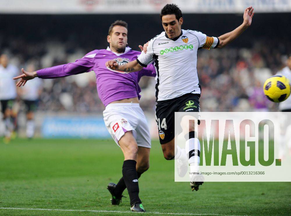 Primera Division, FC Valencia - Deportivo La Coruna (L-R) Vicente Rodriguez - Valencia CF Nur fuer redaktionelle Verwendung, kein Model- oder Eigentum-Release vorhanden.