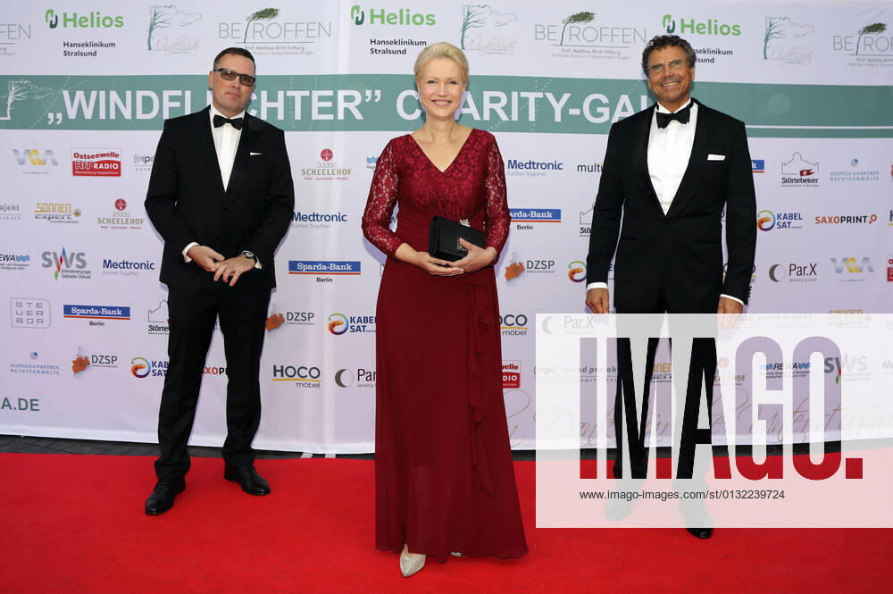Thomas Knüppel, Manuela Schwesig and Matthias Birth at the 4 Windflüchter Charity Gala in aid of the Betroffen˜ Foundation in the Störtebeker Brauquartier Stralsund, 28 08 2021 Foto:xM.xWehnertx xFuturexImage