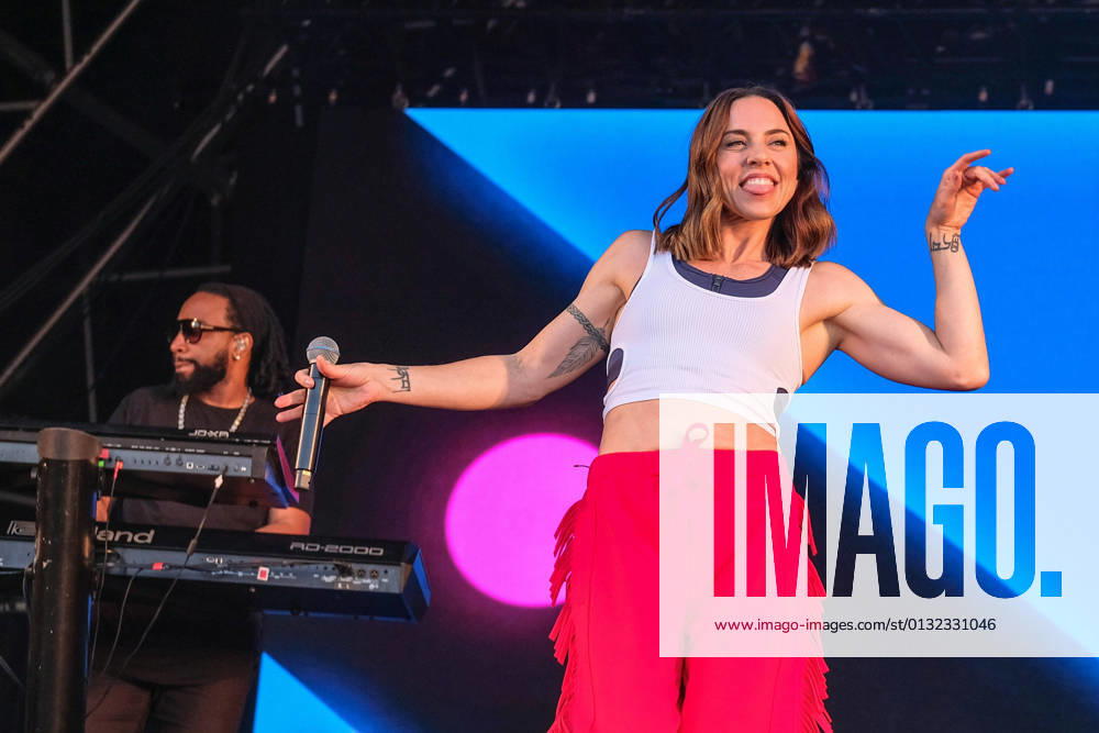 Melanie Jayne Chisholm, better known as Melanie C or Mel C performs live on stage at the Victorious Festival. Portsmouth United Kingdom - ZUMAs197 20210829_zaa_s197_270