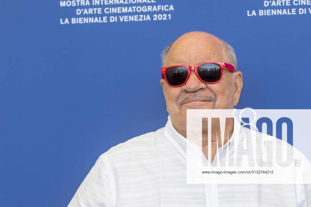 Filmfestspiele in Venedig, Photocall The Card Counter September 2, 2021, Paul Schrader poses at the photocall of The Card Counter during the 78th Venice Film Festival at Palazzo del Casino on the Lido in Venice, Italy, on 02 September 2021. - ZUMAm179 20210902_zep_m179_057
