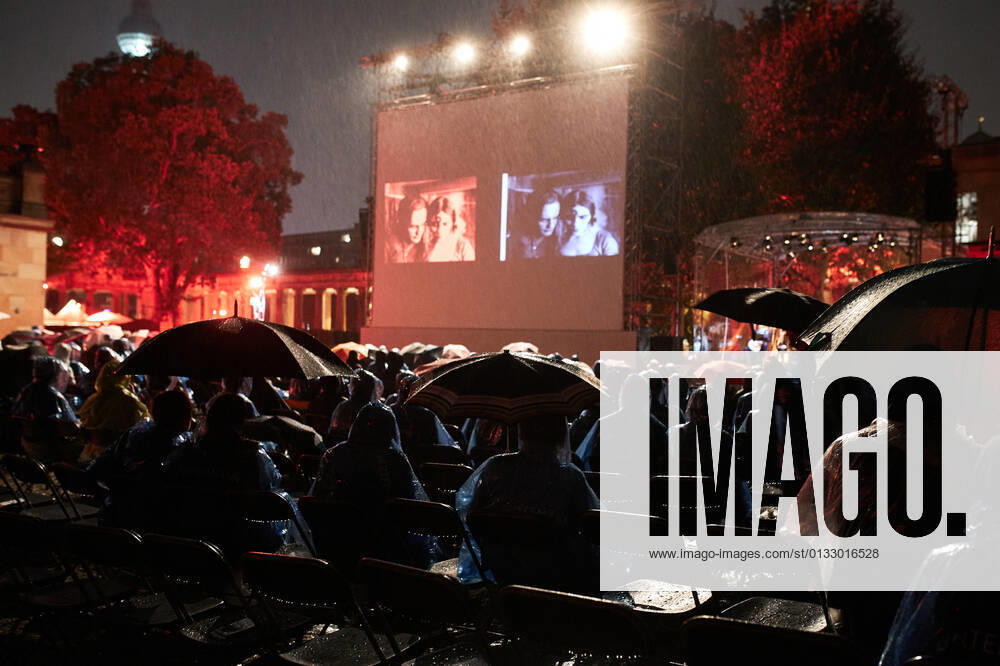 Opening night of the UFA Film Nights Atmosphere at the opening night of the UFA Film Nights with the world premiere of the restored version of Ernst Lubitschs masterpiece Carmen From August 25 to 27, 2021, Bertelsmann and UFA will present milestones of cinema history on three evenings in front of an audience, open air and with live music
