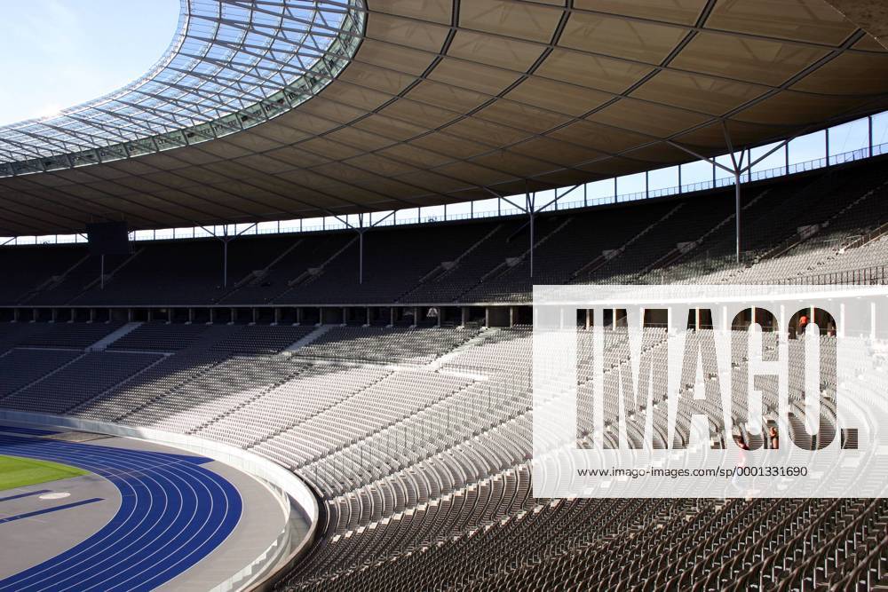 Das Berliner Olympiastadion - Innenansicht Fußball 1. BL Herren Saison 2004 2005, Hertha BSC Berlin Totale Olympiastadion Berlin Leere,