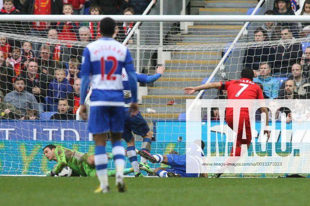 Football - 2012 2013 Premier League - Reading vs. Liverpool Readings Alex McCarthy makes a fine save from Luis Suarez of Liverpool at the Madejski Stadium Reading
