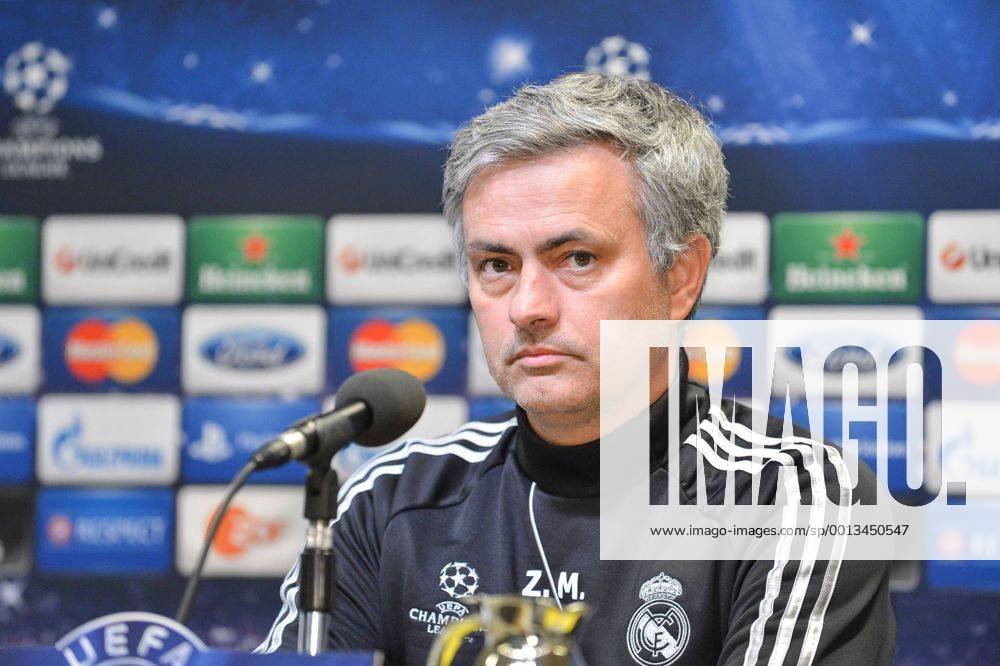 Fußball Champions League Borussia Dortmund - Real Madrid - PK - Real Madrid am 23.04.2013 im Signal Iduna Park in Dortmund Jose Mourinho ( Trainer Madrid )