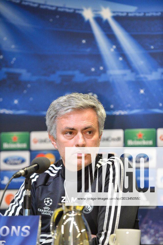 Fußball Champions League Borussia Dortmund - Real Madrid - PK - Real Madrid am 23.04.2013 im Signal Iduna Park in Dortmund Jose Mourinho ( Trainer Madrid )
