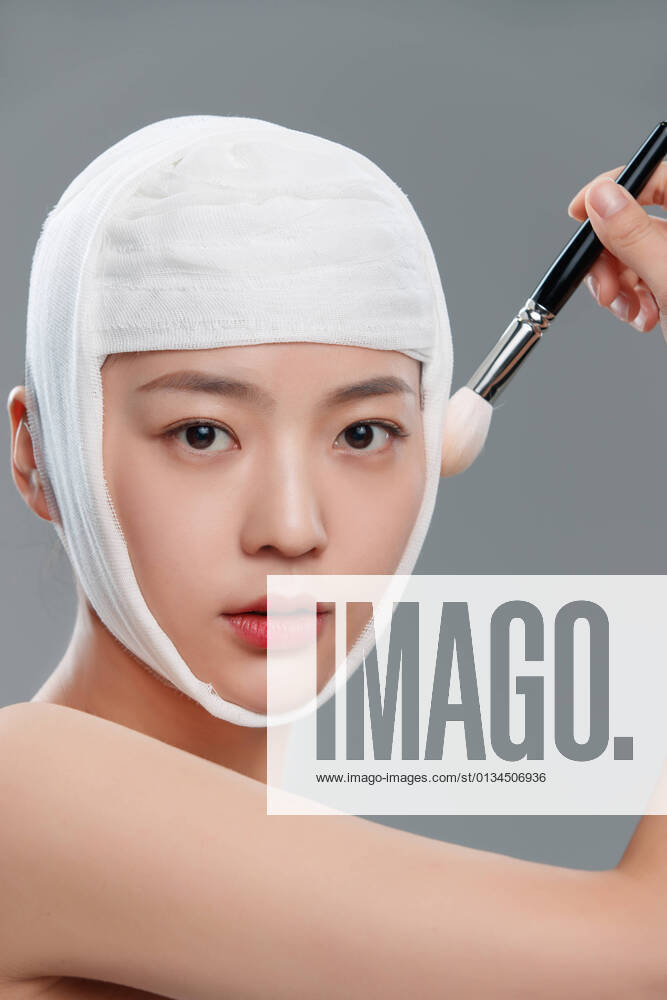 The pretty woman wearing a bandage makeup China, 26 02 2021, model released,