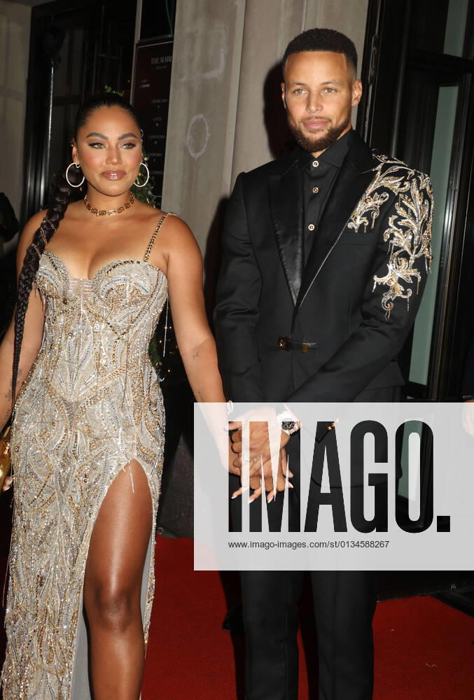 STEPHEN CURRY and AYESHA CURRY attend the 2021 VIP Met Gala departures held at The Mark Hotel. New York USA - ZUMAk03_ 20210913_zaf_k03_239
