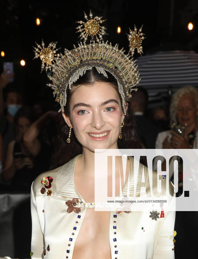 Singer LORDE attends the 2021 VIP Met Gala departures held at The Mark Hotel. New York USA - ZUMAk03_ 20210913_zaf_k03_257