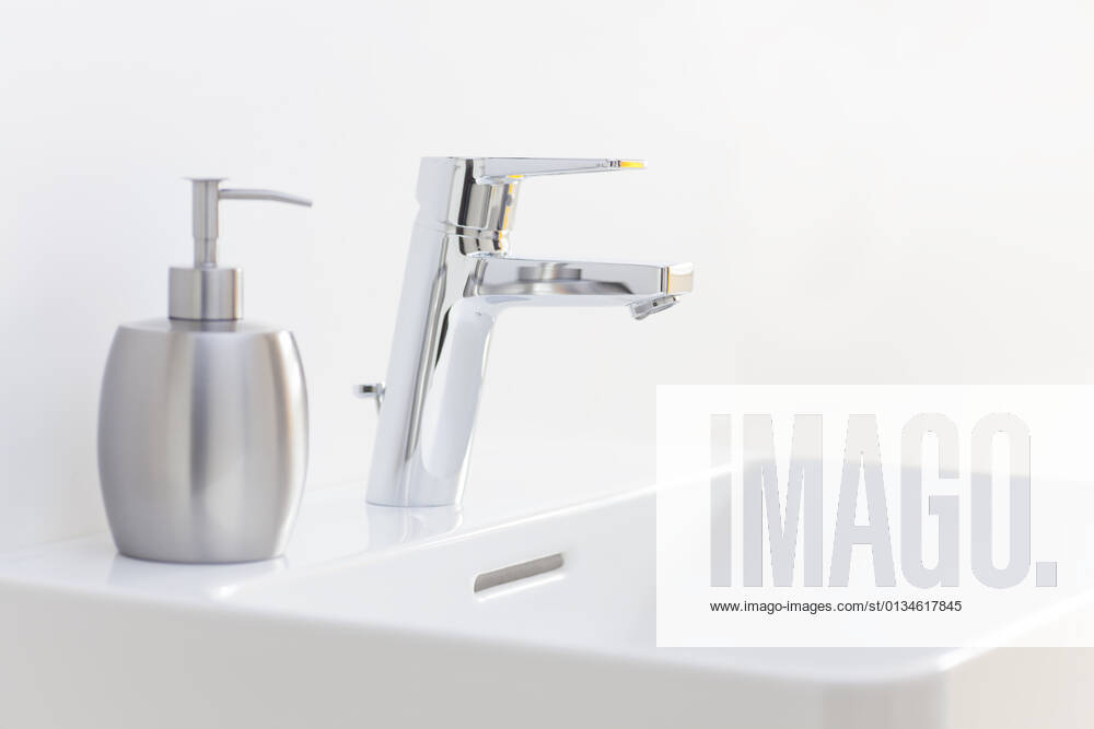 Faucet,bathroom sink,liquid soap,faucets,bathroom sinks,liquid soaps h22-fpo