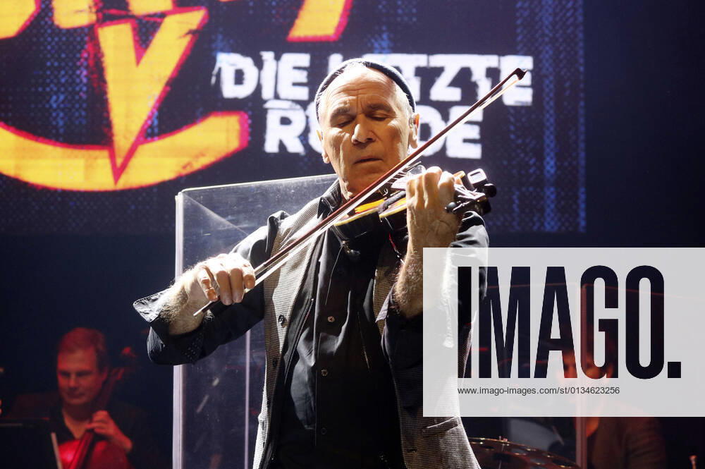 Georgi Gogow of City at the press event on the occasion of their farewell tour 50 years of City The last round in the Kesselhaus of the Kulturbrauerei Berlin, 14 09 2021 Foto:xA.xFuturexImage