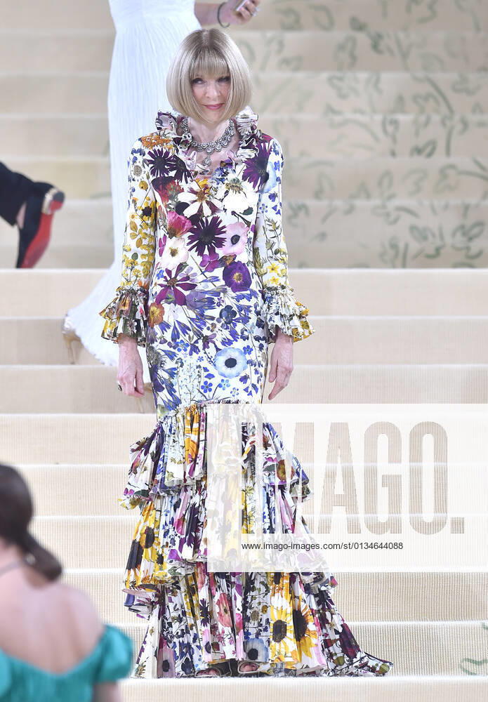Anna Wintour at the 2021 Met Gala benefit In America: A Lexicon of Fashion at Metropolitan Museum of Art on September 13, 2021 in New York City.