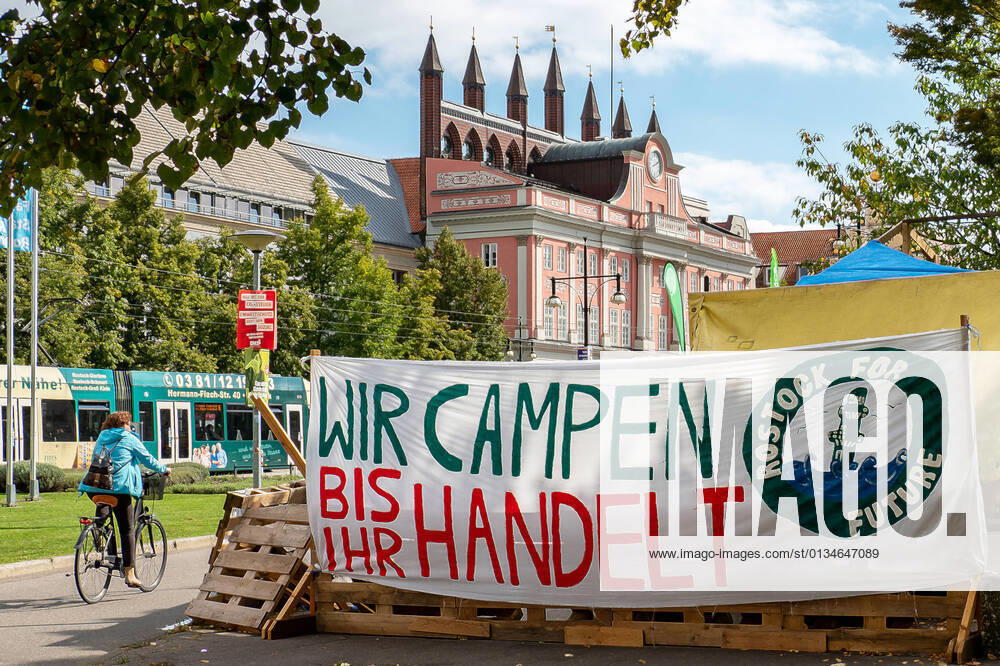 Shortly before the federal election On 24 09 Climate strike 14 09 2021 Symbol photo Climate crisis On 24 9, Fridays for Future is planning worldwide actions in around 80 countries under the motto ANOTHER WORLD IS POSSIBLE A BETTER WORLD IS POSSIBLE In Ger