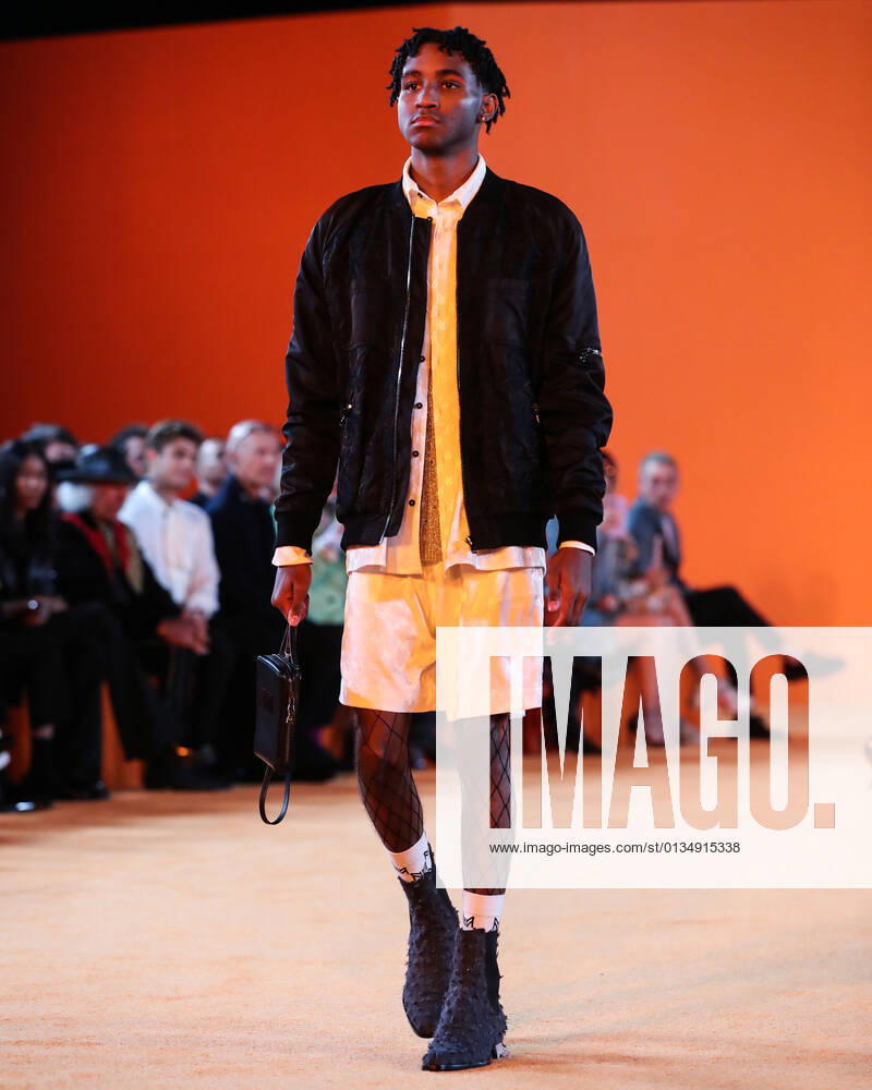 MARCELL VON BERLIN Spring Summer 2021 Runway Fashion Show - Runway BEVERLY HILLS, LOS ANGELES, CALIFORNIA, USA - SEPTEMBER 16: Model Denim Cole Braxton-Lewis walks the runway at the MARCELL VON BERLIN Spring Summer 2021 Runway Fashion Show held at the Sheats Goldstein Residence on September 16, 2021 in Beverly Hills, Los Angeles, California, United States. Beverly Hills California United States collin-marcellv210916_npBVS