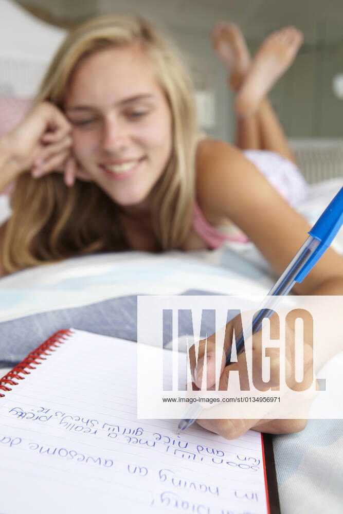 Teenager,girl,diary,teen,teenage,teenagers,teens,girls,diaries mmq-mxb ,model released, Symbolfoto