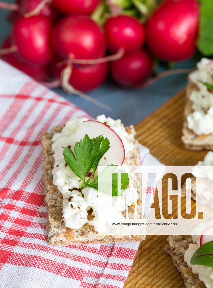 Crispbread,cream cheese,crispbreads,cream cheeses sj8-gl0
