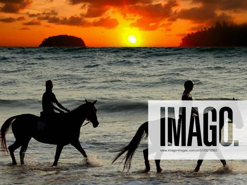 IMAGO Creative: Sommer Sport - Strand rider on the beach, 12.10.2020,