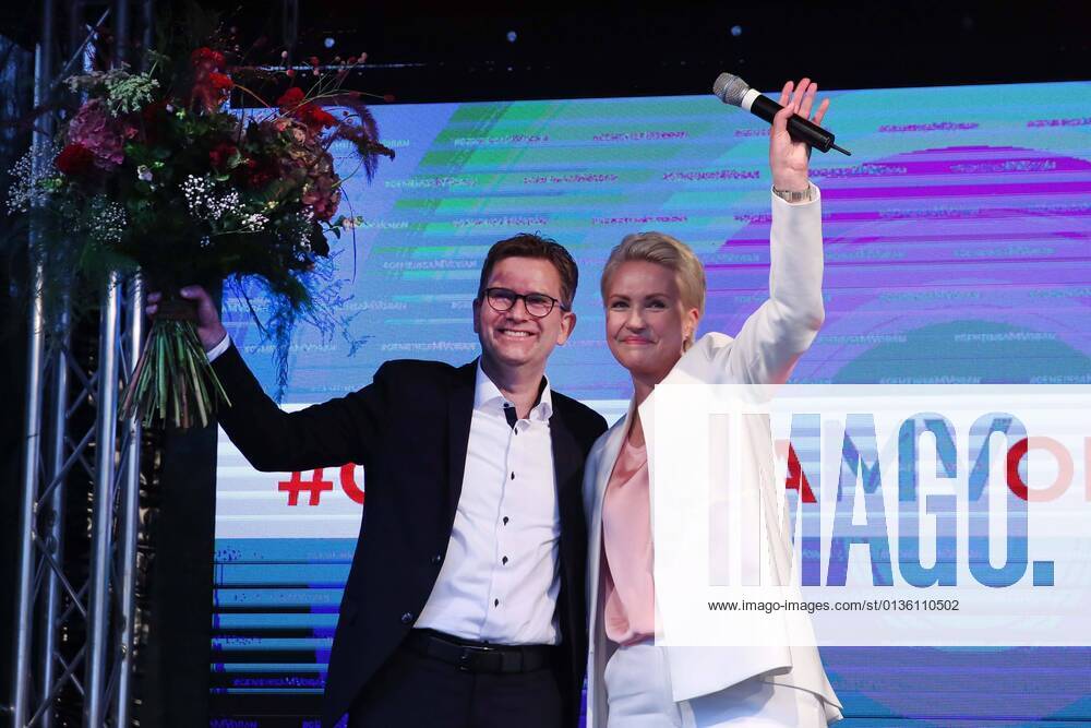 View on Sunday 26 09 2021 in the state capital Schwerin on an election party of the SPD of the state Mecklenburg Vorpommern In MV in the course of the day a new state parliament will be elected The Social Democrats have emerged with their syringe candidate Manuela Schwesig as the strongest force So there was