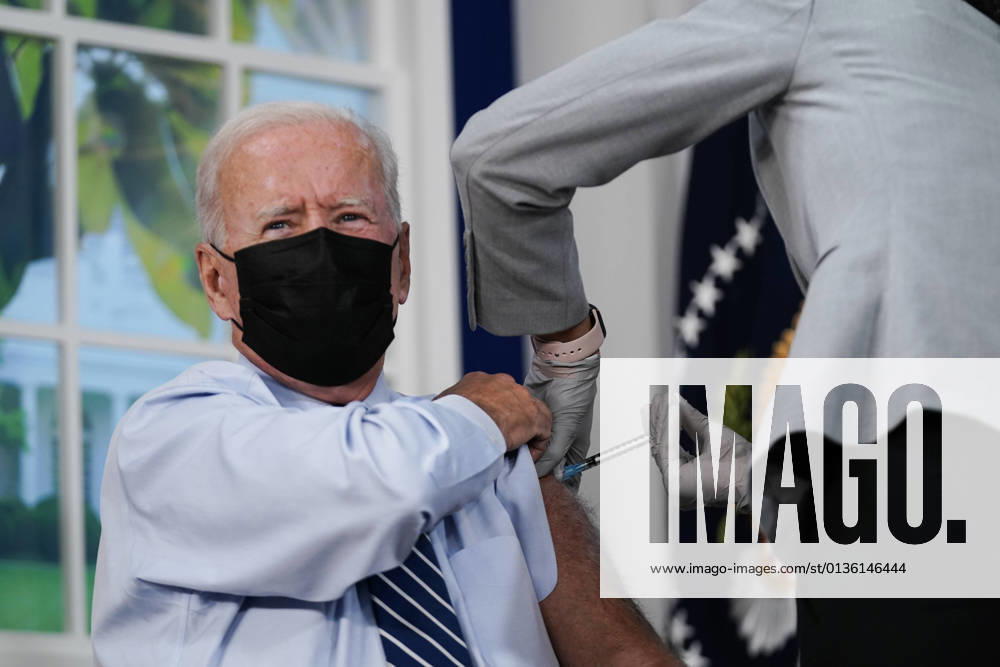 President Joe Biden receives a COVID-19 booster shot in line with the CDC s and FDA s recommendations in the South Court Auditorium of the Eisenhower Executive Office Building on September 27, 2021 in Washington DC. WAX20210927803 KenxCedeno