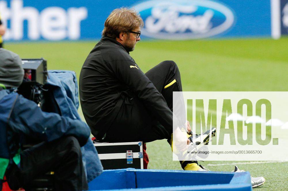 FUSSBALL - CL Finale, Dortmund vs Bayern, Vorberichte, Training LONDON,ENGLAND,24.MAI.13 - FUSSBALL - UEFA Champions League Finale, Borussia Dortmund vs FC Bayern München, Vorberichte, Abschlusstraining Dortmund. Bild zeigt Trainer Jürgen Klopp (Dortmund).