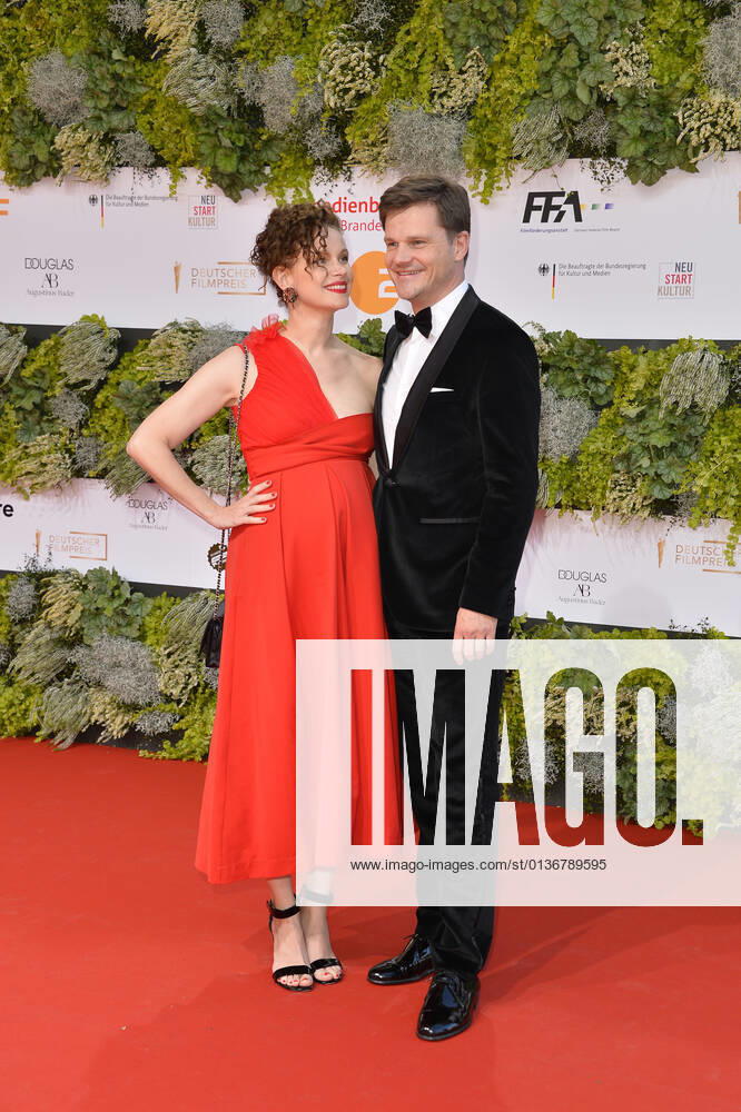 Benjamin Herrmann with pregnant girlfriend Caroline Rosales German Film Award 2021 Prize, Award, Honour Lola Palais am Funkturm Berlin 01 October 2021
