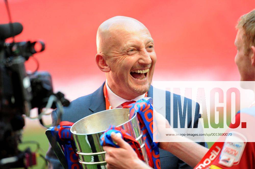 CRYSTAL PALACE PLAY OFF FINAL 27.513 Ian Holloway - Palace manager MARTYN G HARRISON