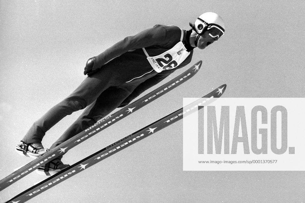 Ulrich Wehling (DDR) Nordische Kombination OS Winter Herren Olympische Winterspiele 1980, Olympia, Olympiade, Spiele, Skispringen, Skisprung, Vsw, Vneg Einzelbild Lake Placid