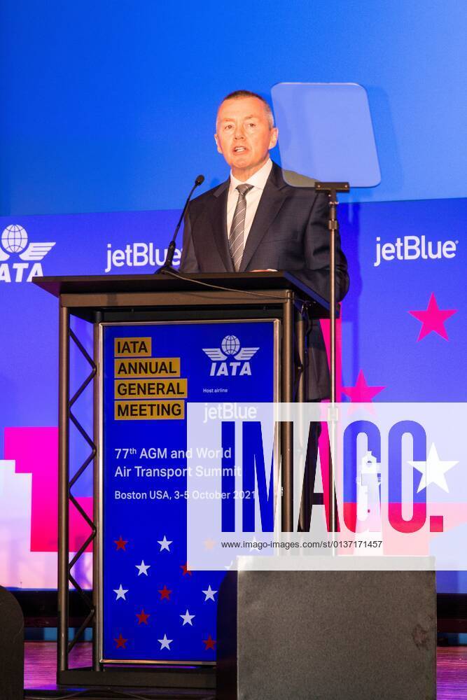 The Director General of the International Air Transport Association (IATA), Willie Walsh, speaks during the 77th assembly of the association, in Boston, Massachusetts, USA, 04 October 2021. The accumulated losses by the commercial aviation sector in the period 2020-2022 as a result of the pandemic will be 201.1 billion dollars, said Walsh on Monday. The pandemic will cost the airline industry $ 201.1 billion through 2022 !ACHTUNG: NUR REDAKTIONELLE NUTZUNG!